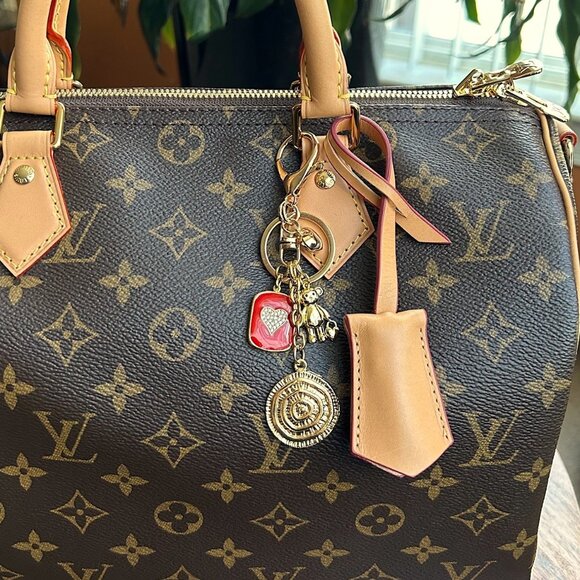 SPIRAL HEART Bag Charm 💕 - Picture 4 of 9